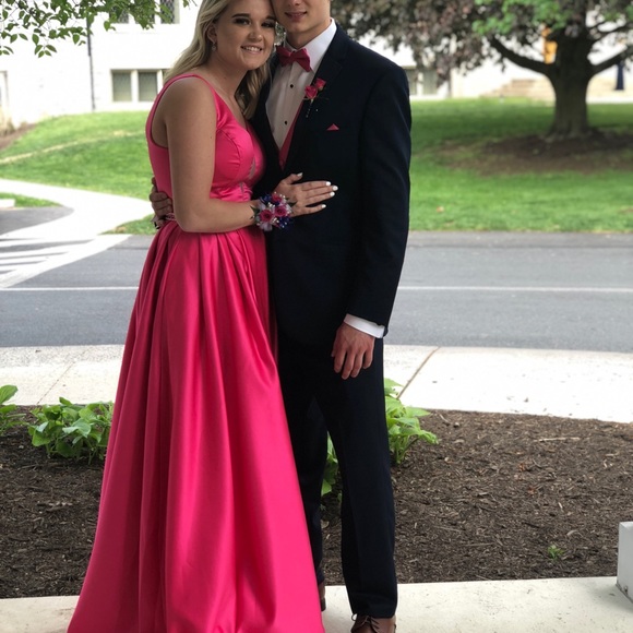 PROM DRESS! - Picture 3 of 8